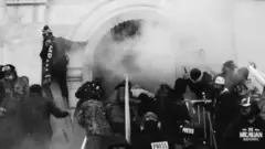 特朗普支持者闖國會：攝影師前線紀錄