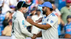 టామ్ లాథమ్(ఎడమ), రోహిత్ శర్మ(కుడి)