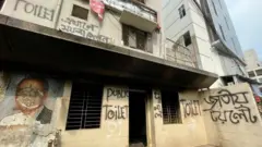 গত বছর জাতীয় পার্টির কেন্দ্রীয় কার্যালয়ে হামলার ঘটনা ঘটে (ফাইল ছবি)