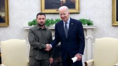O presidente ucraniano Volodymyr Zelensky e o americano Joe Bidenbetesportereuniãobetesporte21betesportesetembro do ano passado
