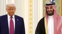 அமெரிக்க அதிபர் டொனால்ட் டிரம்ப் மற்றும் செளதி இளவரசர் முகமது பின் சல்மான் 