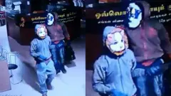 லலிதா ஜுவல்லரியில் நடந்த நகை கொள்ளை சம்பவத்தில் ஈடுபட்டவர்கள் எனக் கூறப்படும் நபர்களின் புகைப்படங்கள் சிசிடிவி கேமராவில் பதிவாகியுள்ளது. 