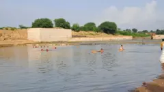 ગાંધીનગરના વાસણા સોગઠી ગામમાં નદીમાં યુવાનો ડૂબ્યા