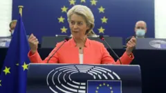 Pireezidantii Komishinii Gamtaa Awurooppaa Ursula von der Leyen yeroo dubbii godhan