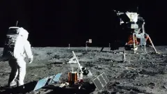 চাঁদের আকাশে কেন তারা দেখা যাচ্ছে না, সেটি নিয়ে অনেকের প্রশ্ন।