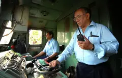 બીબીસી ગુજરાતી ભારતીય રેલ્વે લોકો પાઇલટ્સ રાજીનામા ટ્રેન.72 લોકો પાઇલટ પત્ર, શું છે એમની ફરિયાદ, વીઆરએસ માટે અરજી, 