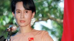 ‘အောင်ဆန်းစုကြည်၊ နိုင်ငံရေးသမား၊ အကျဉ်းသား၊ မိခင်’ 