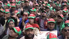 বুধবার সকাল ১০টা থেকে দুপুর দুইটা পর্যন্ত ঢাকায় বিএনপির সরকার হটানোর যুগপৎ আন্দোলনের অংশ হিসাবে গণঅবস্থান কর্মসূচীতে অংশ নিয়েছে দলটির নেতা-কর্মীরা। 