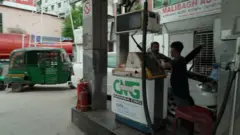 সিএনজি স্টেশনে গ্যাস রেশনিং করা হয়
