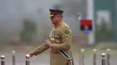 জেনারেল জাভেদ বাজওয়া