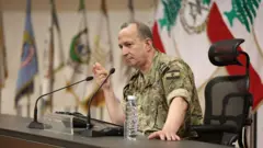 في لحظة حساسة، الجيش اللبناني مكلف بنزع السلاح… والزيارة أُلغيت قبل أن تبدأ.