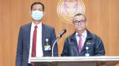 นายเรืองไกร ลีกิจวัฒนะ