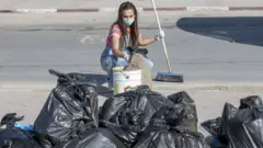 حملات نظافة تجتاح تونس