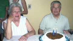 Beatriz Winck, de 77 anos, aguardava o marido na saída de loja movimentada de produtos religiosos - a última vez em que foi vista. Família e polícia continuam em busca de pistas.