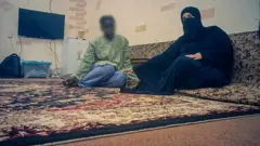 ပင်လယ်ကွေ့က အွန်လိုင်း ကျွန်ပြုမှု