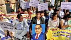 ఛత్తీస్‌గఢ్‌లో రిజర్వేషన్లు ఆగిపోవడంతో ఆందోళన చేస్తున్న విద్యార్థులు