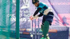 সোমবার ধরমশালার নেটে ব্যাট করছেন মুশফিকুর রহিম