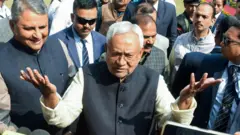 नीतीश कुमार