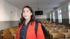 Nia Abadžić ima 22 godine 