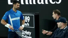 Endi Marej razgovara sa Novakom Đokovićem tokom Australijan Opena 