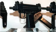 উজি পিস্তল।