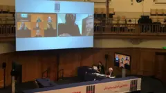 جلسه اول از دور دوم دادگاه آبان
