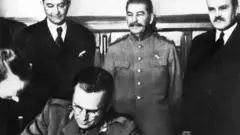 Tito, Staljin i Molotov