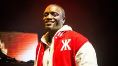 Alioune Badara Thiam, más conocido como Akon.