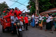 တစ်နိုင်ငံလုံး လူတစ်သိန်း စည်းရုံးနိုင်မယ့် ပါတီကြီးတွေ များများစားစား မရှိ
