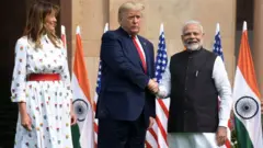 ट्रंप दौरे के दूसरे दिन दिल्ली में थे और उसी दिन राजधानी में जमकर हिंसा हुई.