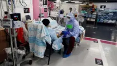 موقف سيارات في مدينة حيفا تحول إلى مركز لاستقبال المصابين بفيروس كورونا