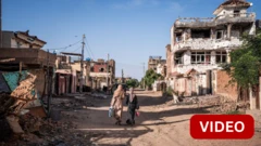 சூடான்: போருக்கு நடுவே, உயிரை பணயம் வைத்து கர்ப்பிணிகளுக்கு சிகிச்சை அளிக்கும் மருத்துவர்