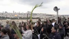 مسيرة أحد الشعانين في القدس