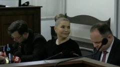 Юлія Тимошенко разом зі своїми адвокатами під час судового засідання у ВАКС 20 квітня 2026 року
