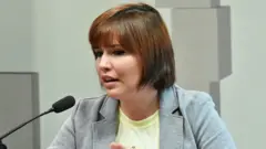 Paula falaroleta verdade ou desafio onlinemicrofone no Senado