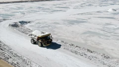 Vista aérea das minas de lítio no salar de Atacama, no Chile.