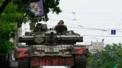 Ростов-на-Дону шаарынын борборун ишембиде эртең менен вагнерчилер тосуп алды