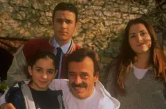 1990'ların en çok izlenen dizilerinden Süper Baba'nın başrol oyuncuları yan yana