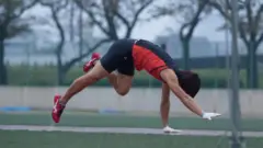 Ito yirutse 100m muri 15.71”, n’amaboko n’amaguru.