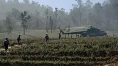 မြန်မာစစ်တပ်တပ်ဖွဲ့ဝင်တချို့ (ပုံဟောင်း)