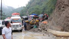 बर्खामा राजमार्गहरूमा अवरोध हुने सधैँको चिन्ता, यस पटक सरकार के गर्दै छ?