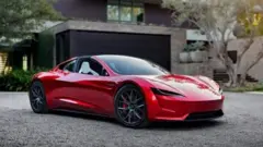 ټیسلا په ۲۰۱۷ کې د دې ډول ماډل کانسپټ وړاندې کړی و.