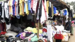 Imyenda ya 'caguwa' ikunze kugurwa cyane mu bihugu byinshi by'Afurika, abayigura bakavuga ko inoze kandi iramba kurusha imishyashya