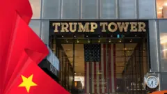 Tòa tháp Trump Tower và quốc kỳ Việt Nam