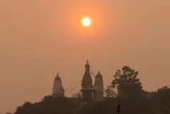 स्वयम्भूनाथमाथि सूर्य