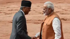 शेर बहादुर देउबा और नरेंद्र मोदी की फाइल फोटो