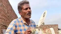 "उधर (पाकिस्तान) जाने से ज़िंदगी बर्बाद हो जाती है, जैसे मेरी हुई है."