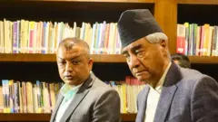 नेपाली कांग्रेसका नेताहरू गगन थापा र शेरबहादुर देउवा