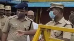 இருசக்கர வாகனத்தில் வெடித்த பாட்டாசு: தந்தை,7 வயது மகன் பலி
