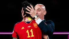 ஜெனிபர் ஹெர்மோசா- லூயிஸ் ருபியாலெஸ்